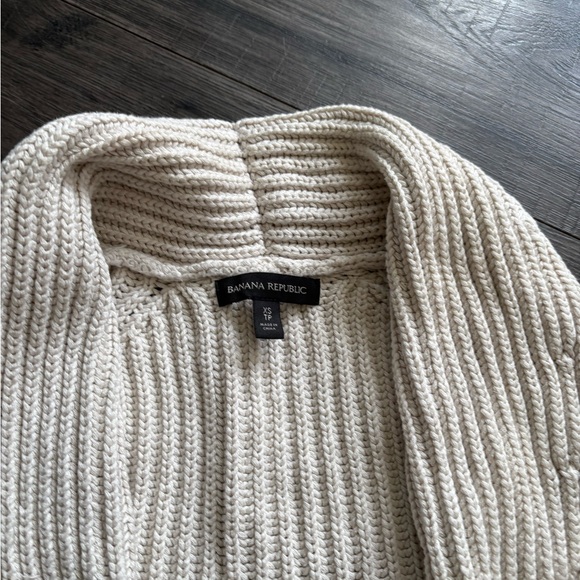 Banana Republic Ribbed Sweater - Picture 4 of 5